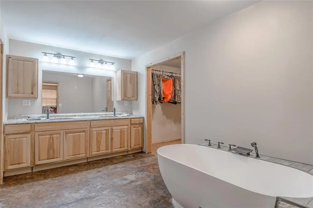 Photo 18 — 29056 County Road 1460 Road, Cement, OK 73017