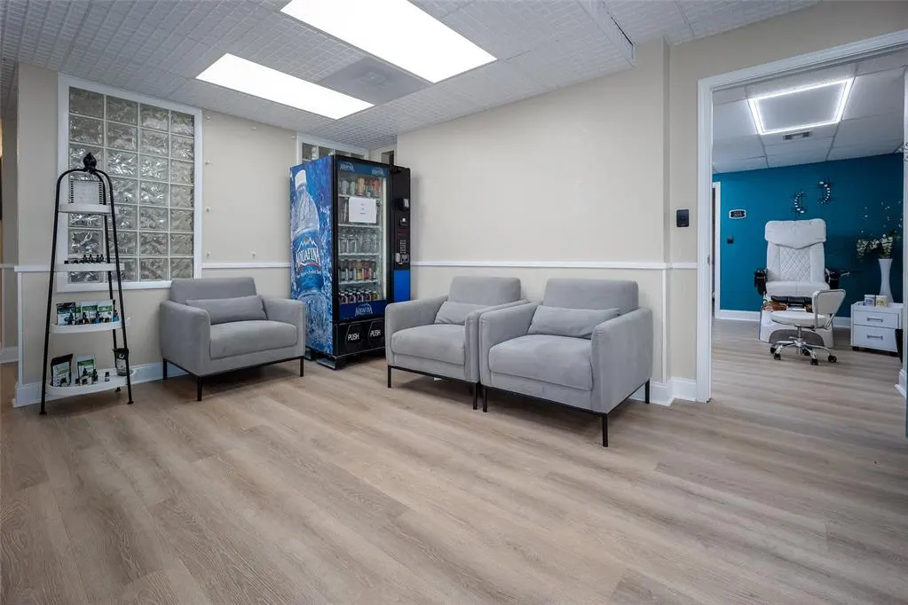 Photo 2 — 4500 N Lincoln Boulevard, Oklahoma City, OK 73105
