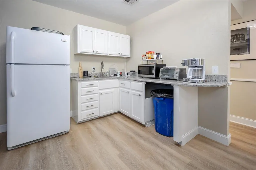 Photo 9 — 4500 N Lincoln Boulevard, Oklahoma City, OK 73105