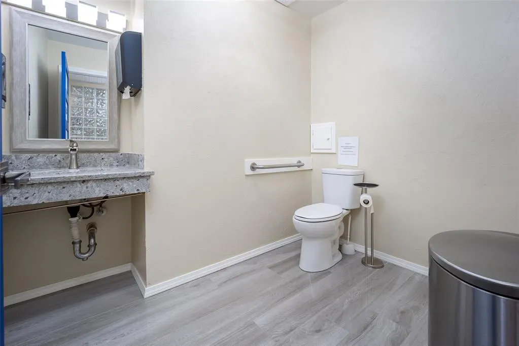 Photo 28 — 4500 N Lincoln Boulevard, Oklahoma City, OK 73105