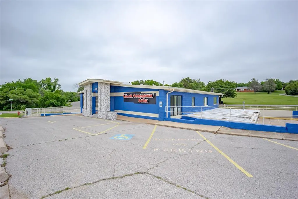 Photo 32 — 4500 N Lincoln Boulevard, Oklahoma City, OK 73105
