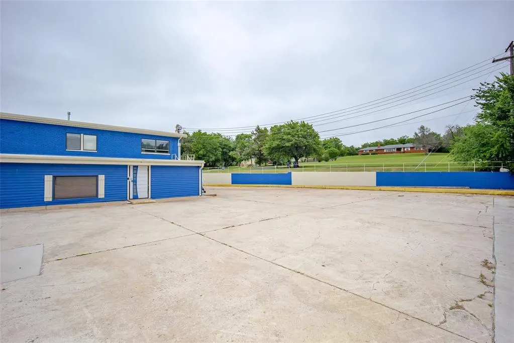 Photo 33 — 4500 N Lincoln Boulevard, Oklahoma City, OK 73105