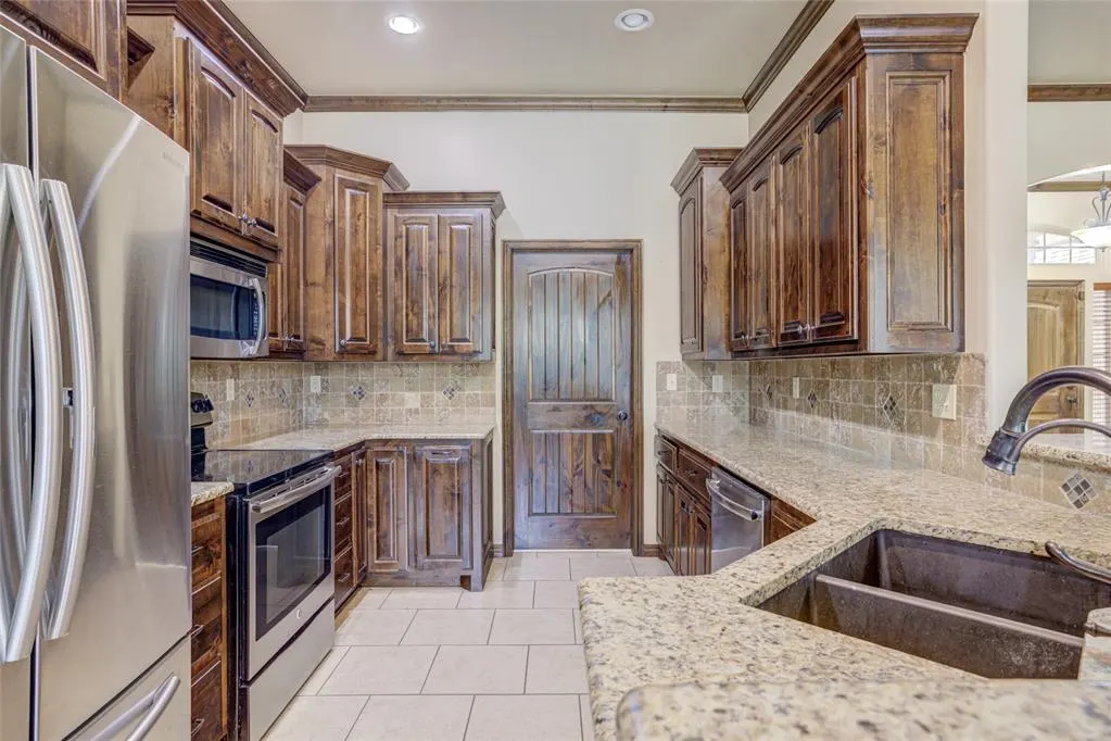 Photo 10 — 811 W Abi Road, Washington, OK 73093