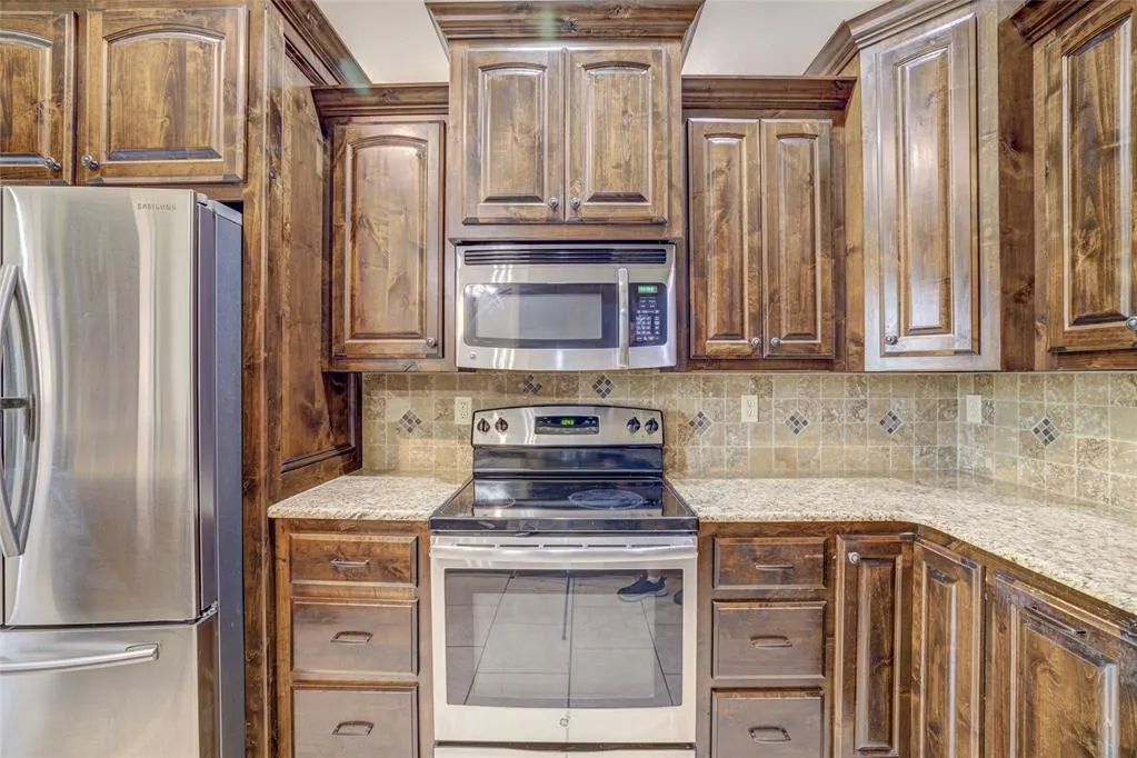 Photo 12 — 811 W Abi Road, Washington, OK 73093