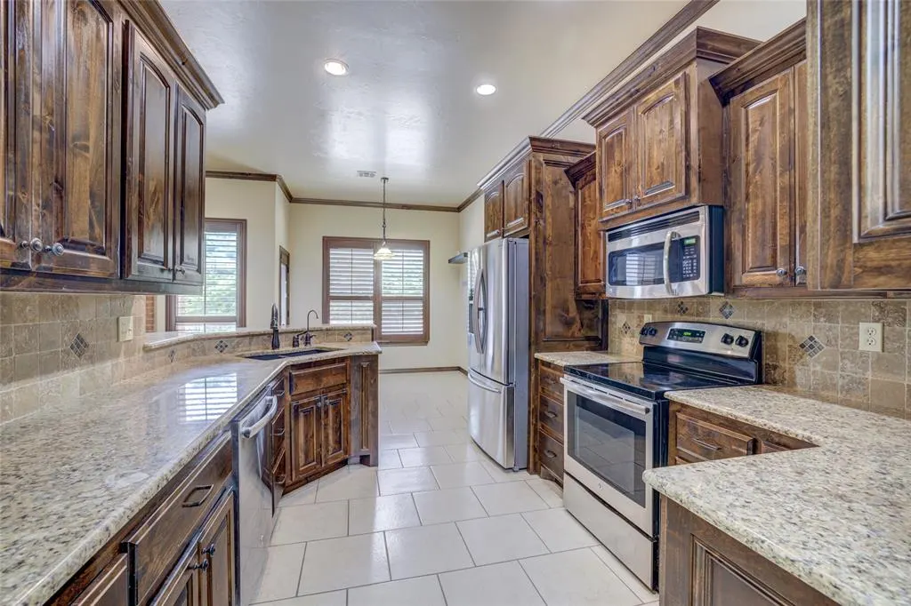 Photo 13 — 811 W Abi Road, Washington, OK 73093