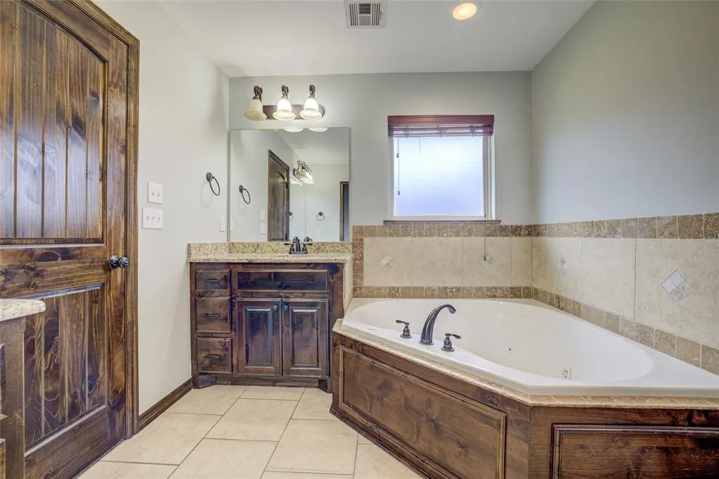 Photo 19 — 811 W Abi Road, Washington, OK 73093
