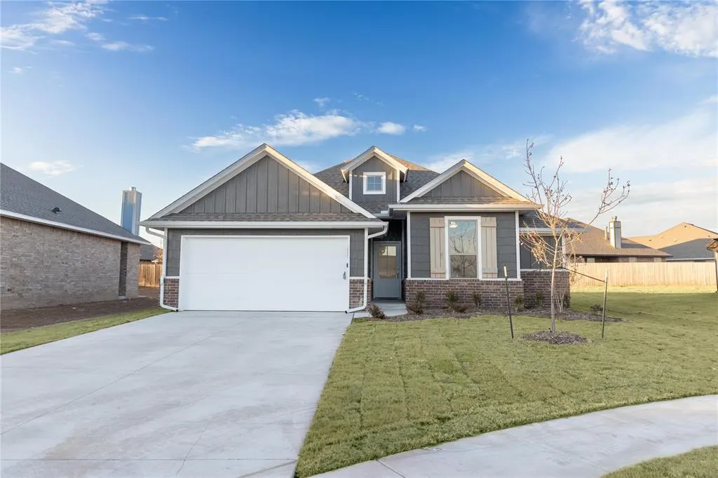 Photo 2 — 1805 Samuel's Court, Norman, OK 73072