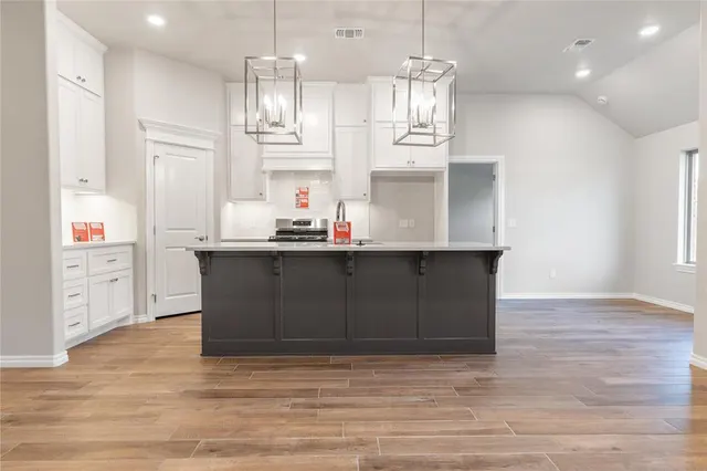 Photo 5 — 1805 Samuel's Court, Norman, OK 73072