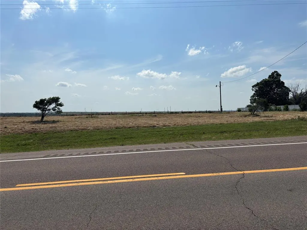 Photo 3 — 4028 N Broadway Avenue, Hinton, OK 73047