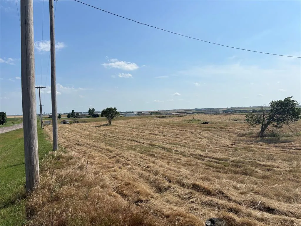 Photo 4 — 4028 N Broadway Avenue, Hinton, OK 73047