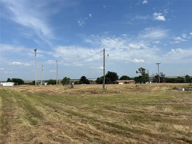 Photo 5 — 4028 N Broadway Avenue, Hinton, OK 73047