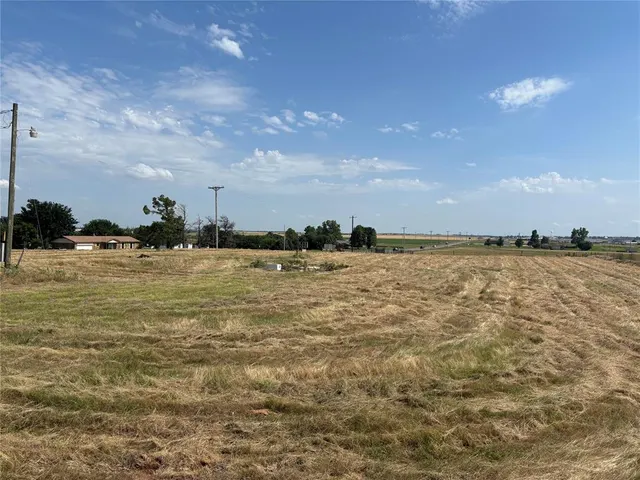 Photo 6 — 4028 N Broadway Avenue, Hinton, OK 73047
