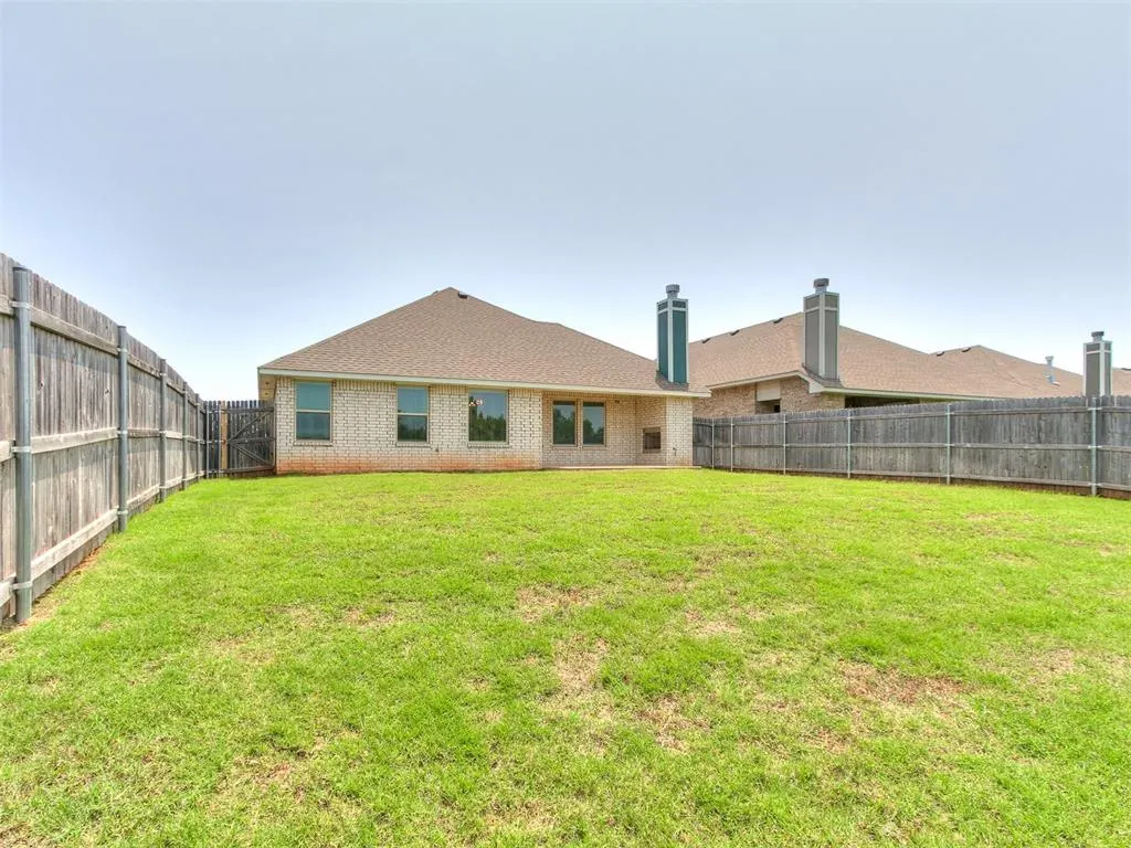 Photo 35 — 3909 Palisade Lane, Oklahoma City, OK 73179