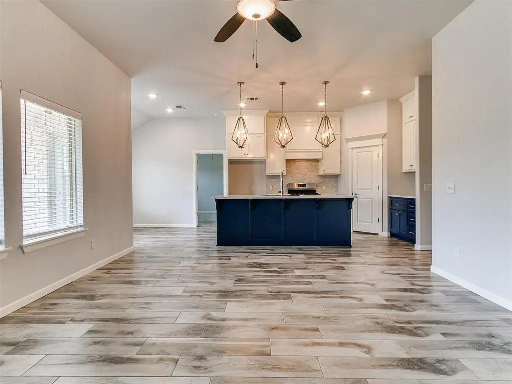 Photo 4 — 3909 Palisade Lane, Oklahoma City, OK 73179