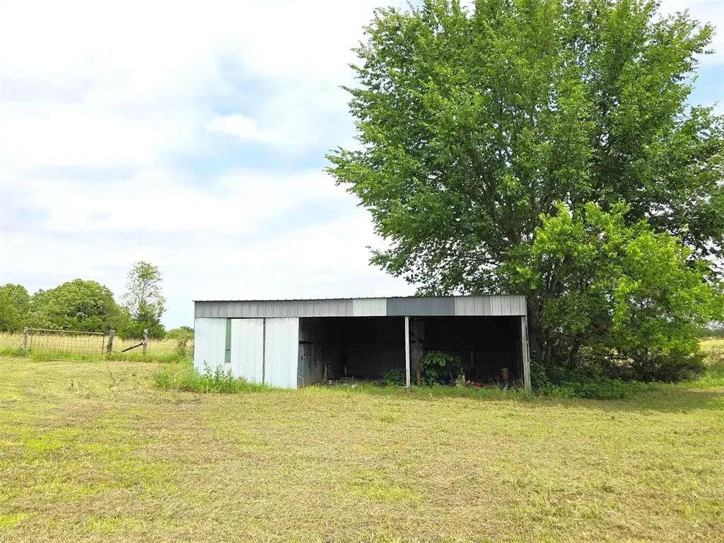 Photo 4 — 7624 E 135 Road, Holdenville, OK 74848
