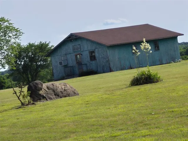 Photo 4 — 33222 W Airline Road, Pauls Valley, OK 73075
