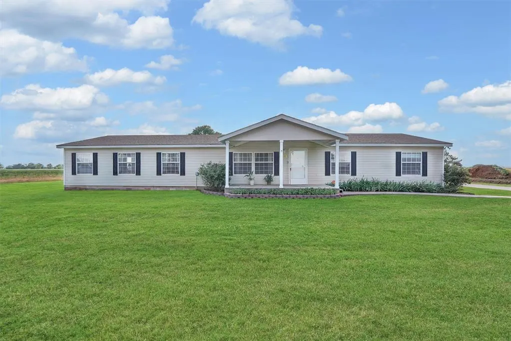 Front exterior — 1318 N Cook Street, Cordell, OK 73632