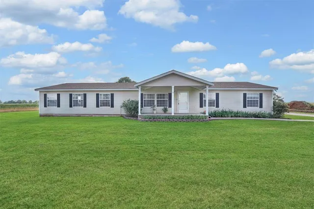 Front exterior — 1318 N Cook Street, Cordell, OK 73632