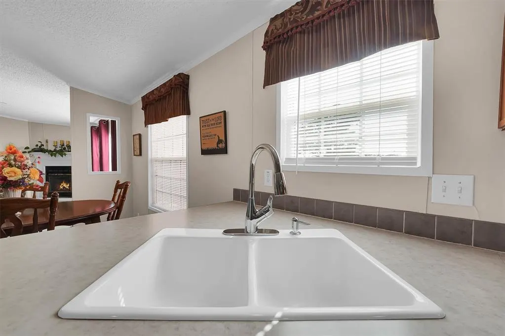Photo 18 — 1318 N Cook Street, Cordell, OK 73632