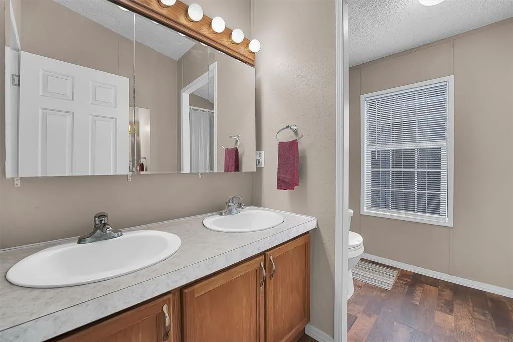 Photo 27 — 1318 N Cook Street, Cordell, OK 73632