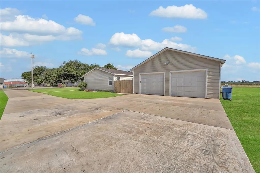 Photo 41 — 1318 N Cook Street, Cordell, OK 73632