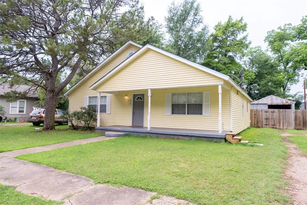 Front exterior — 123 Chestnut, Pauls Valley, OK 73075