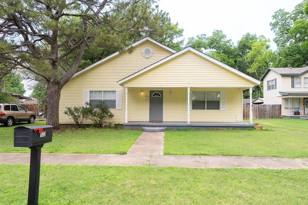 Photo 3 — 123 Chestnut, Pauls Valley, OK 73075