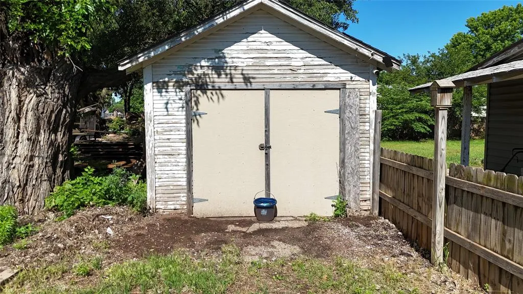 Photo 9 — 305 N Reimer Street, Corn, OK 73024