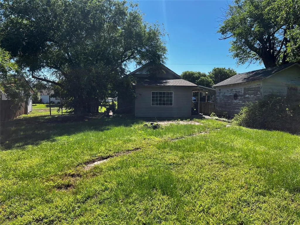 Photo 10 — 305 N Reimer Street, Corn, OK 73024