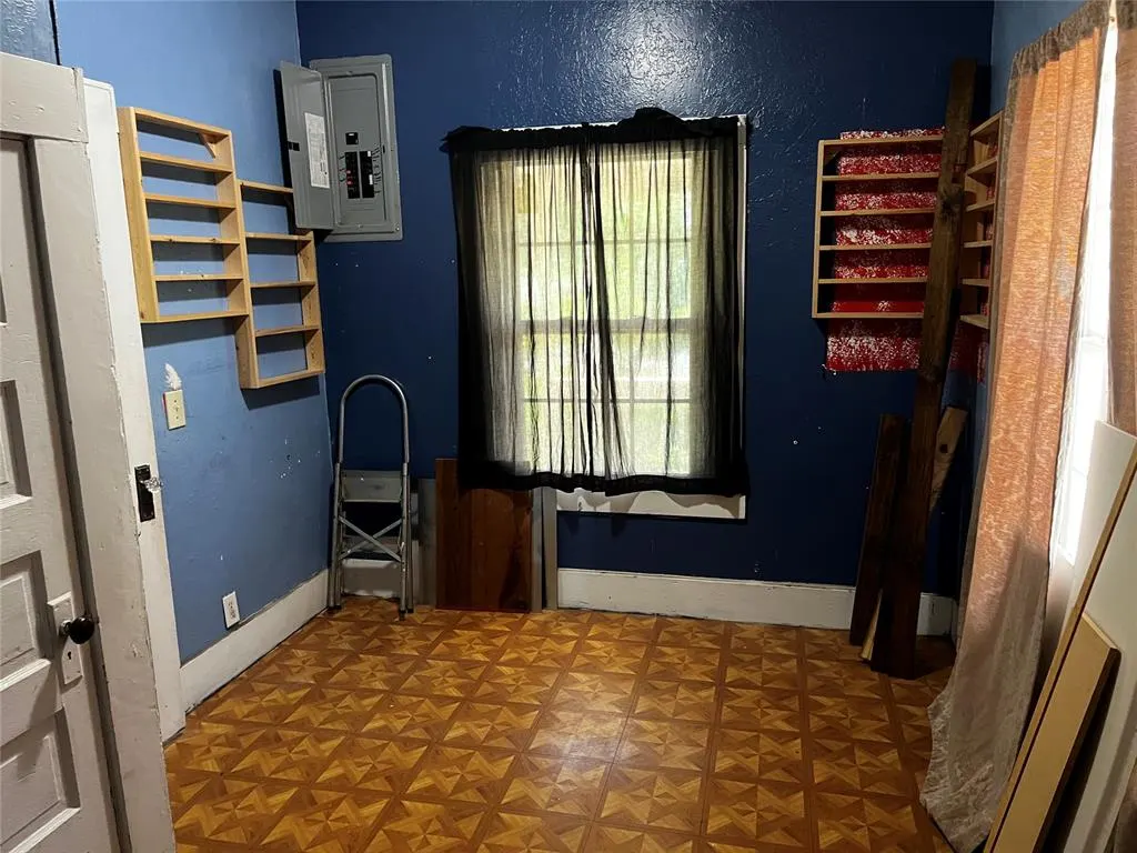 Photo 14 — 305 N Reimer Street, Corn, OK 73024
