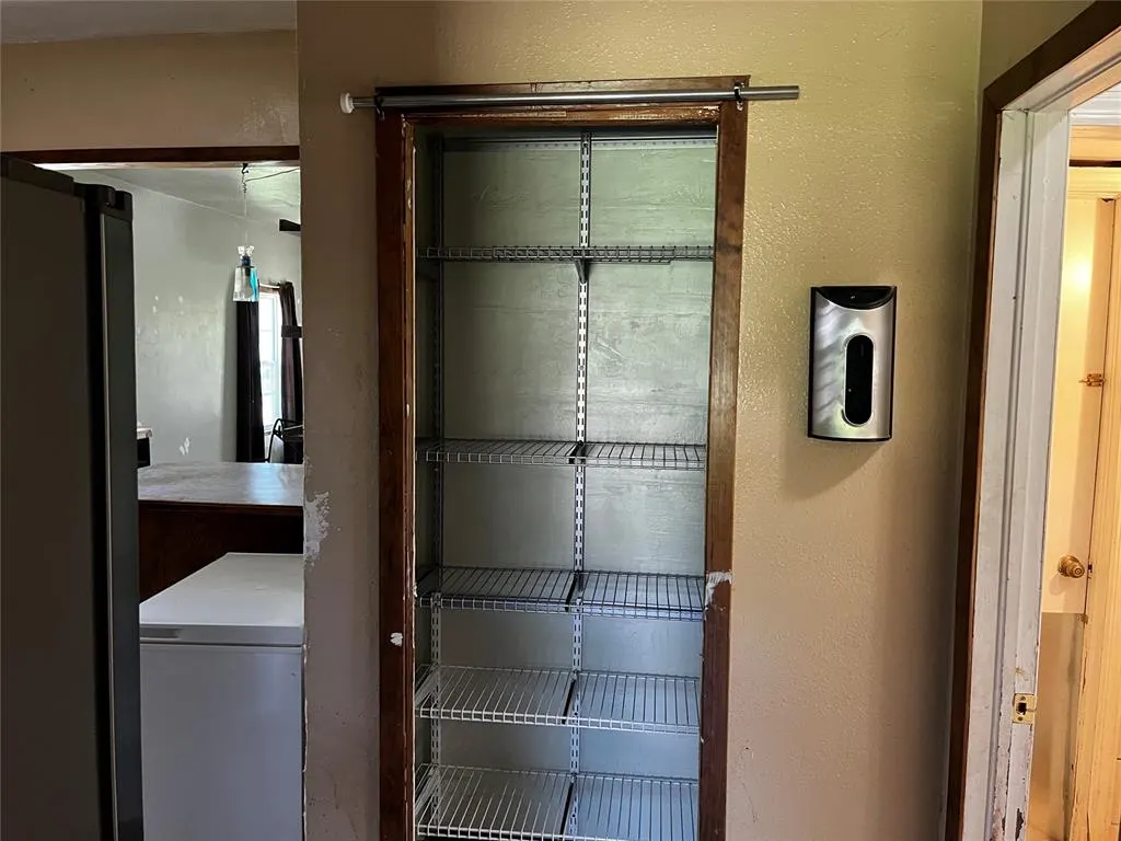 Photo 24 — 305 N Reimer Street, Corn, OK 73024