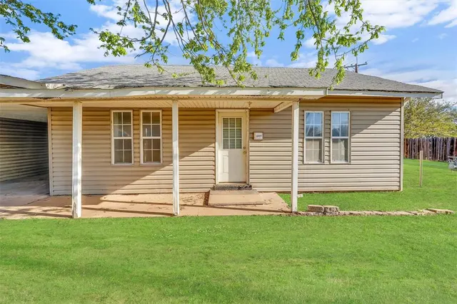 Front exterior — 209 E 3rd Street, Erick, OK 73645