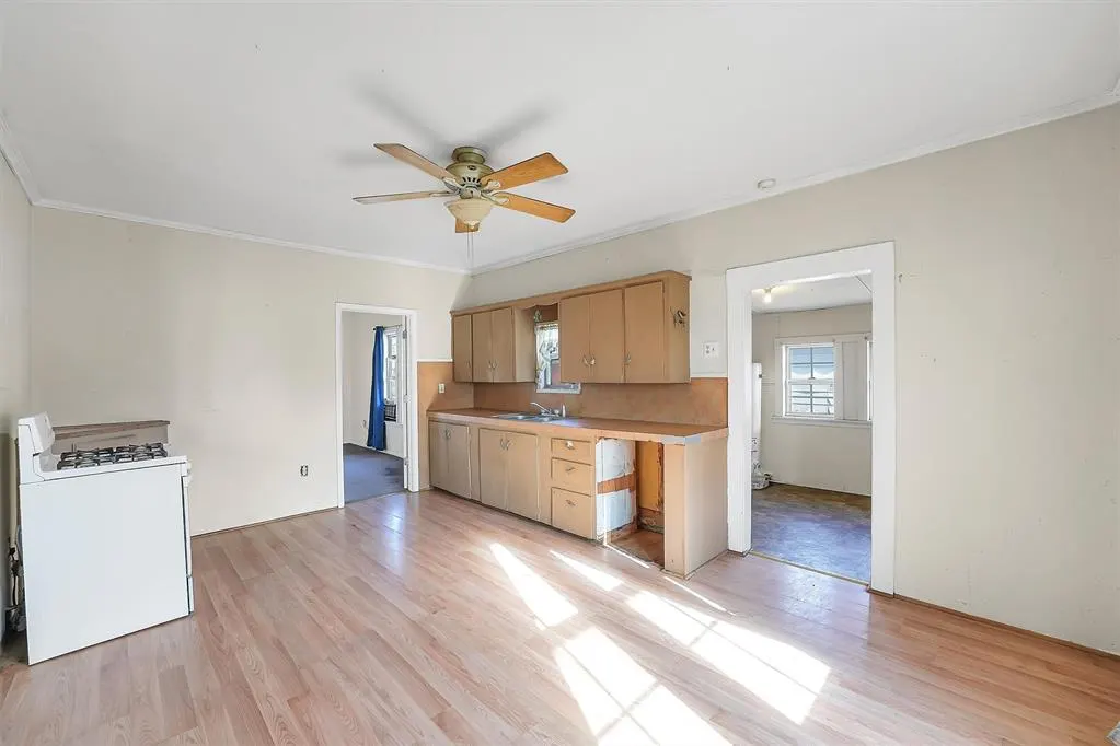 Photo 7 — 209 E 3rd Street, Erick, OK 73645
