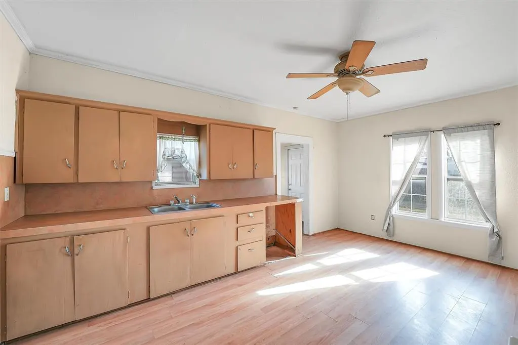 Photo 9 — 209 E 3rd Street, Erick, OK 73645