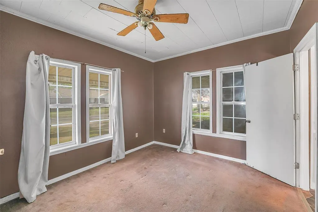 Photo 11 — 209 E 3rd Street, Erick, OK 73645