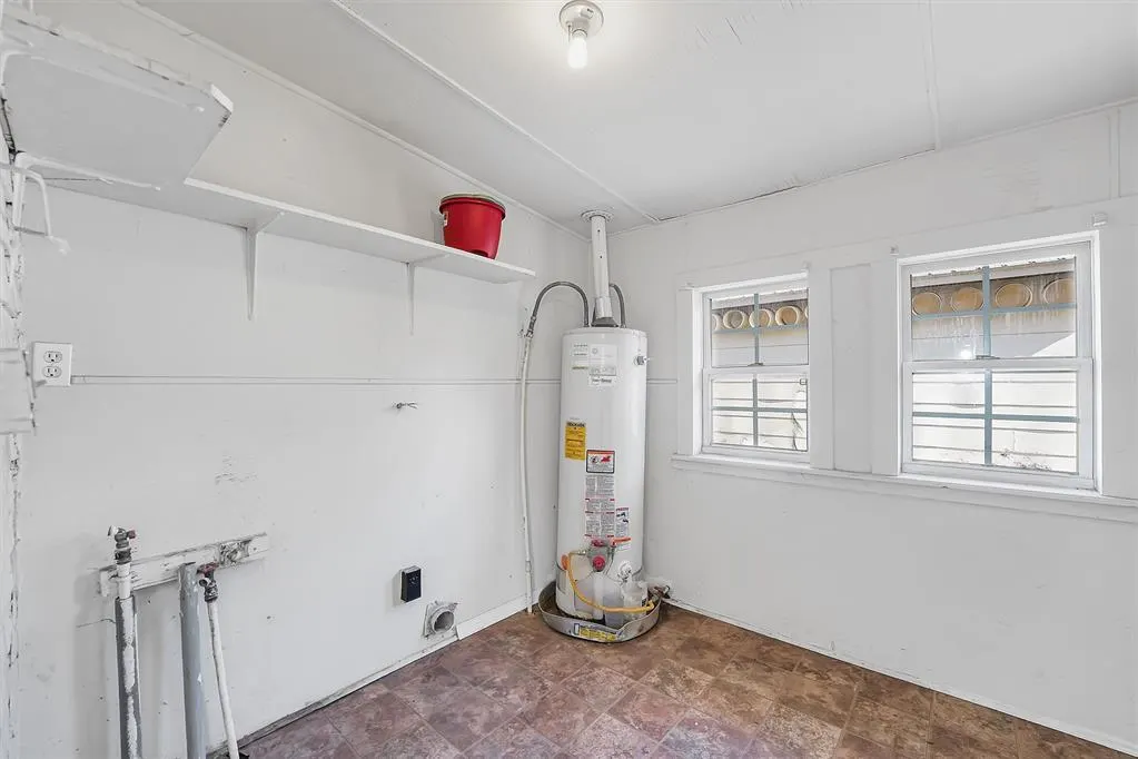 Photo 15 — 209 E 3rd Street, Erick, OK 73645