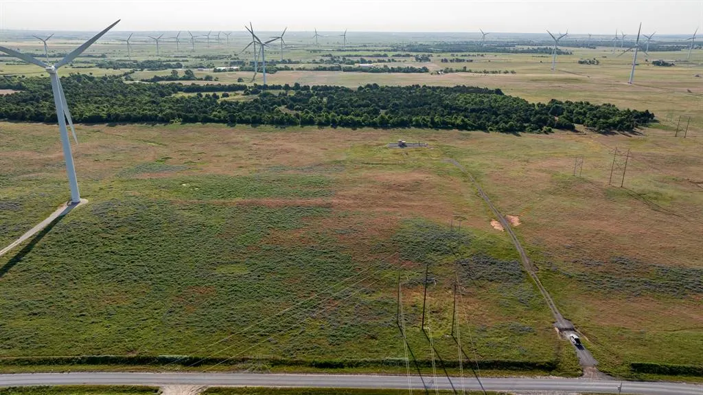 Front exterior — N Bradley Road, Okarche, OK 73762