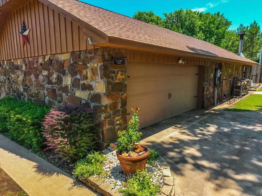 Photo 4 — 308 W Chickasaw Avenue, Washington, OK 73093