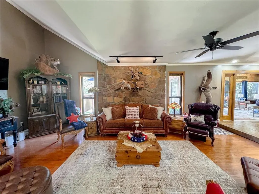 Photo 12 — 308 W Chickasaw Avenue, Washington, OK 73093