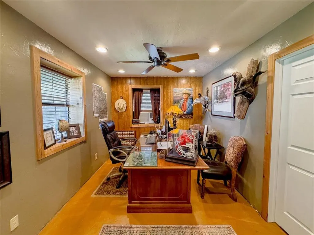 Photo 41 — 308 W Chickasaw Avenue, Washington, OK 73093