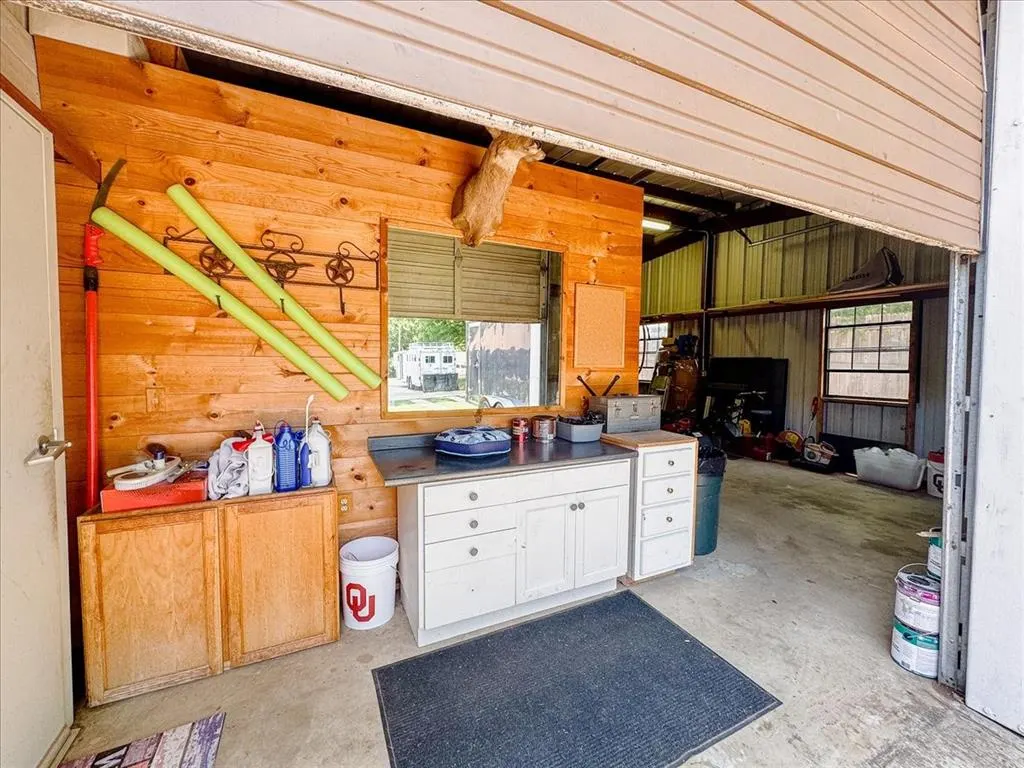Photo 42 — 308 W Chickasaw Avenue, Washington, OK 73093