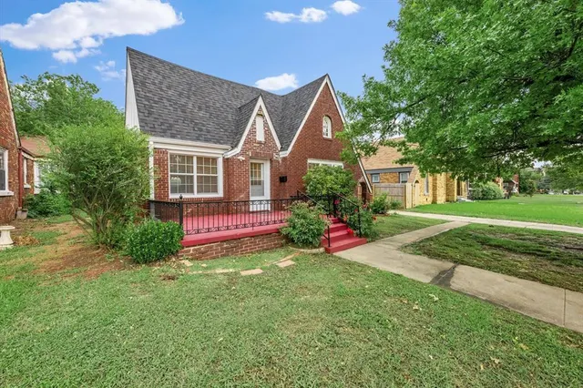 Photo 2 — 905 NE 21st Street, Oklahoma City, OK 73105