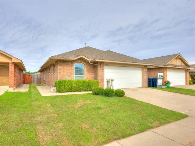 Photo 2 — 5805 Marblewood Drive, Oklahoma City, OK 73179