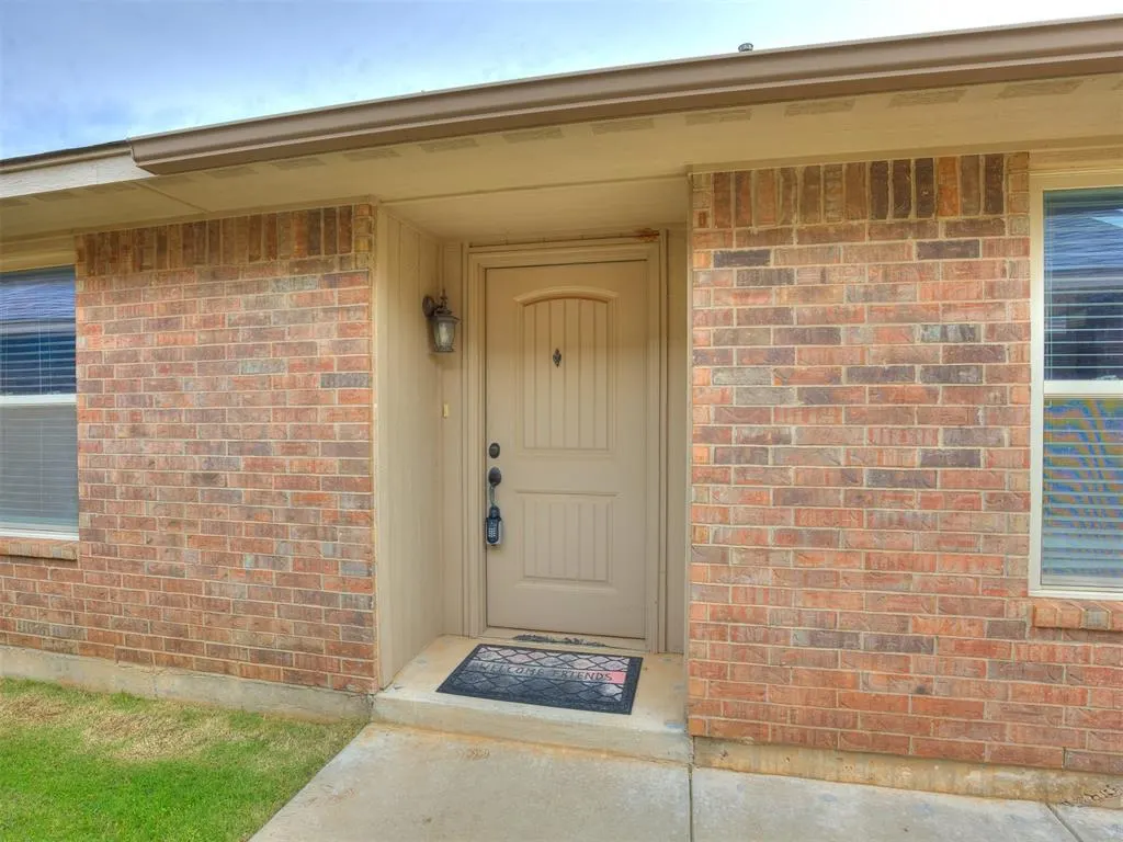 Photo 3 — 5805 Marblewood Drive, Oklahoma City, OK 73179
