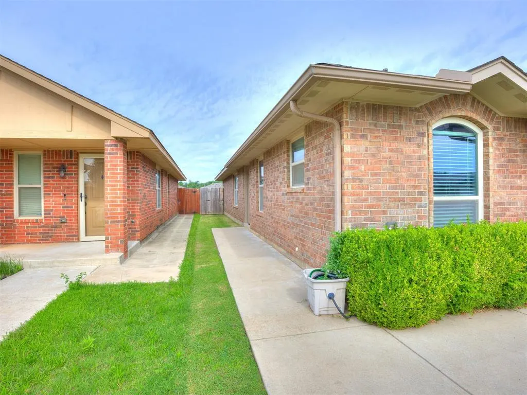 Photo 4 — 5805 Marblewood Drive, Oklahoma City, OK 73179