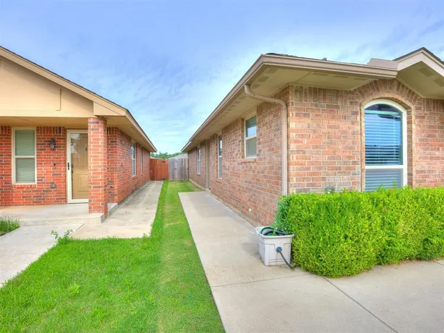 Photo 4 — 5805 Marblewood Drive, Oklahoma City, OK 73179