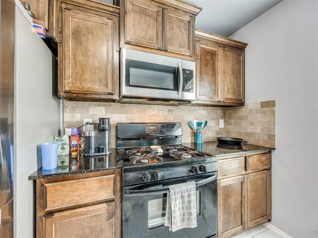 Photo 11 — 5805 Marblewood Drive, Oklahoma City, OK 73179