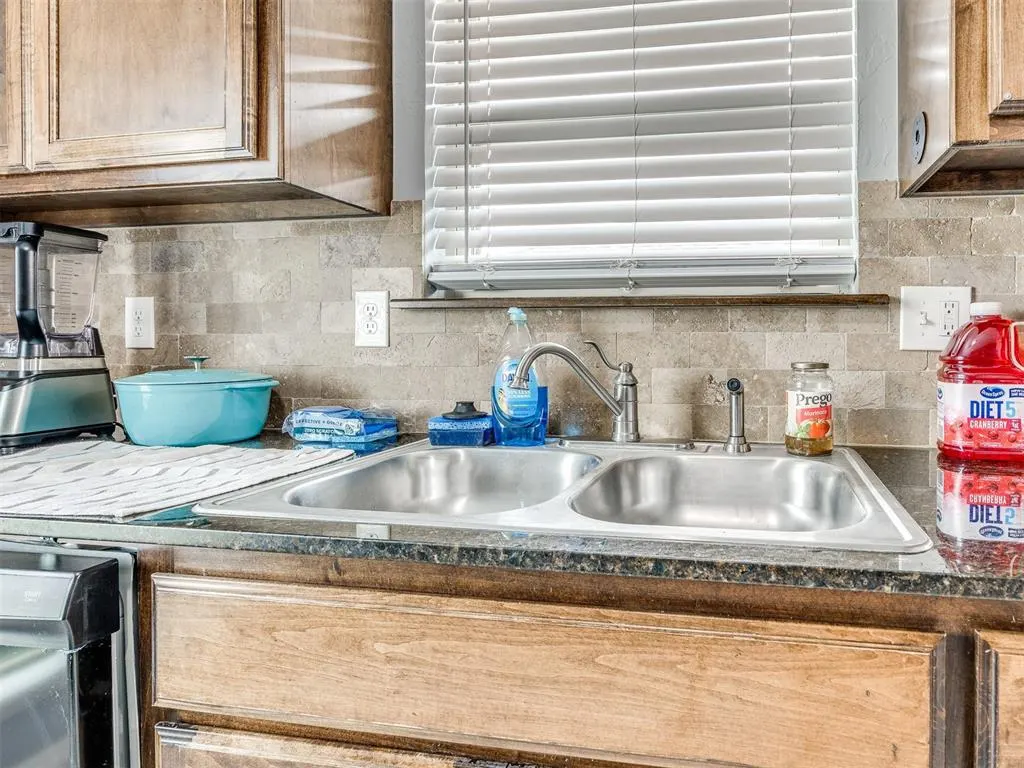 Photo 12 — 5805 Marblewood Drive, Oklahoma City, OK 73179