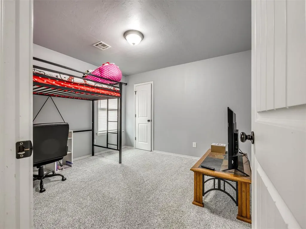 Photo 17 — 5805 Marblewood Drive, Oklahoma City, OK 73179