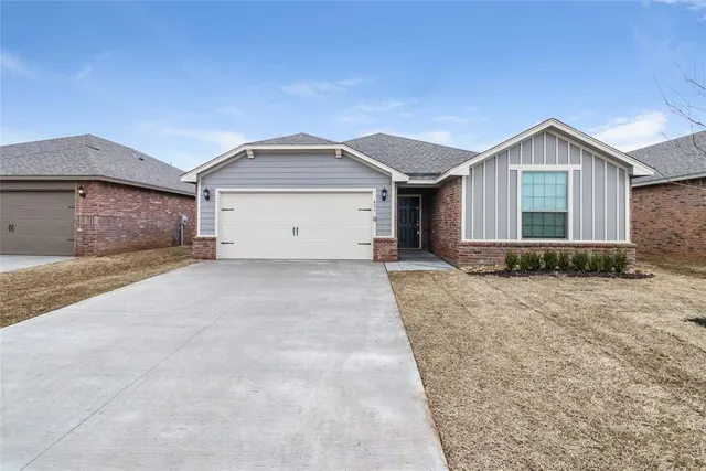 Front exterior — 421 St James Place, Newcastle, OK 73065
